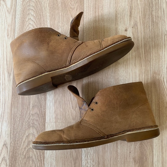 Classic Clarks Desert Boots in Tan – Size 10M main image 4